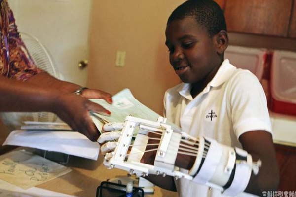 簡述現(xiàn)階段醫(yī)用3D打印設(shè)備和打印材料的相關(guān)進展_e鍵3D打印服務(wù)