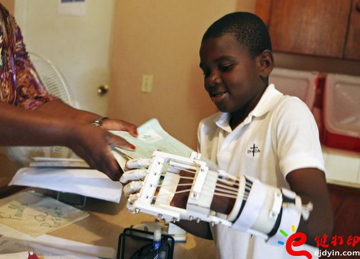 3d打印為殘疾兒童制作的醫療模型 話說3d打印技術前景和用途 為何發展如此迅速?_3d打印服務平臺 3d打印為殘疾兒童制作的醫療模型 話說3d打印技術前景和用途 為何發展如此迅速?_3d打印服務平臺