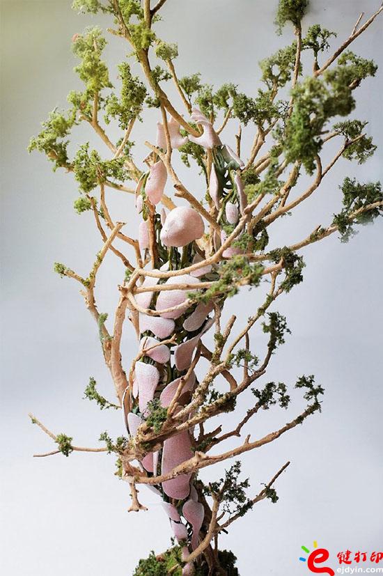 3d打印藝術(shù)品,3d打印作品,3d打印工藝品,3d打印藝術(shù)雕塑,3d打印藝術(shù),3D打印服務(wù) 3D打印有多神奇？這個(gè)話題一直被大家能津津樂道的談?wù)撝４鸢钙鋵?shí)也簡(jiǎn)單，那就是3D打印擁有無限可能。本文有藝術(shù)家用3D打印樹木來詮釋一年四季的變化。一起來看看。