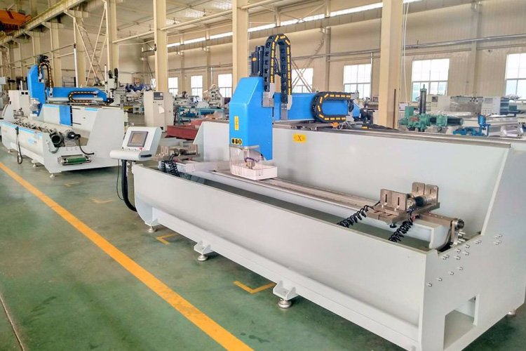 避免CNC加工中心發生碰撞的編程加工小技巧